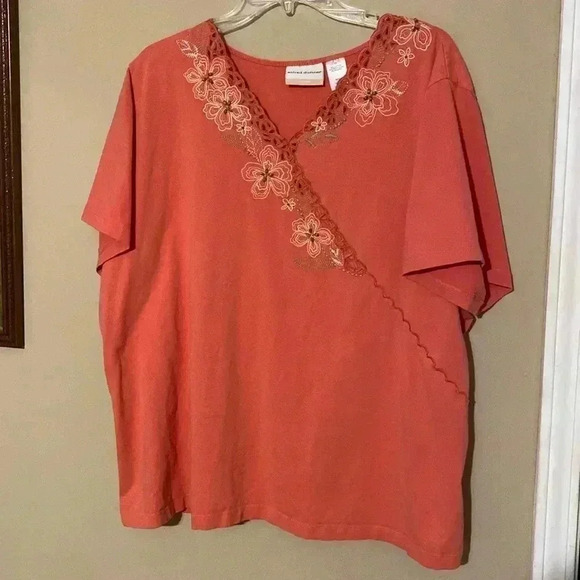 Alfred Dunner Woman 3X Pullover Short Sleeve Blouse with Floral Embordered - Picture 1 of 6